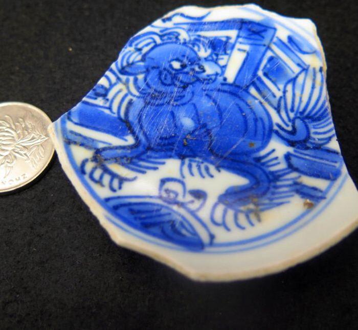 明代嘉靖万历狮子滚球球青花瓷片标本残件_明