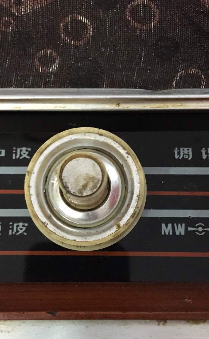 上世纪七八十年代青岛无线电厂出品的二极管收