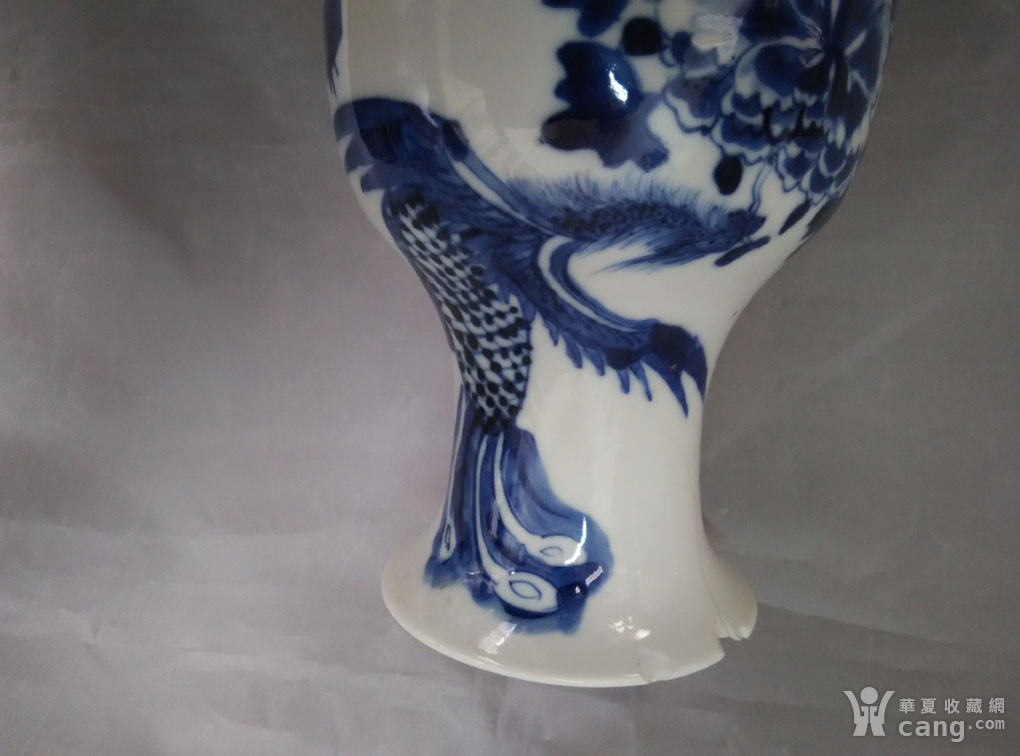 藏品描述 包老到乾隆,典型的乾隆时期的青花发色
