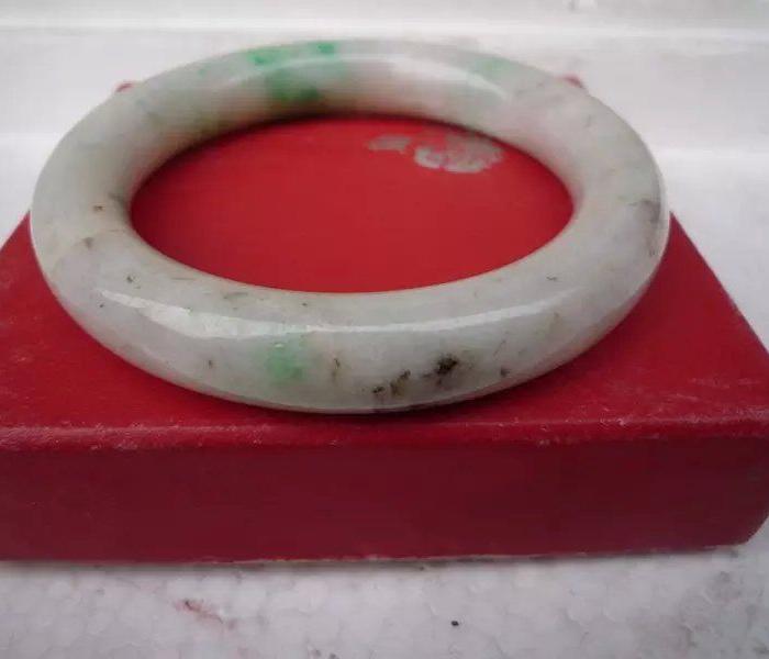 A货冰糯种翡翠手镯x尺寸5.5×1.2cm保真