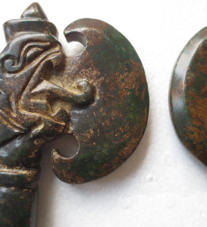 农村收回来完整的雕工精细漂亮的2个老玉斧子