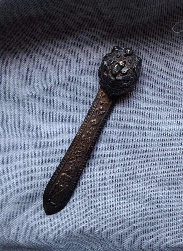 清代银鎏金人物如意簪一根_清代银鎏金人物如