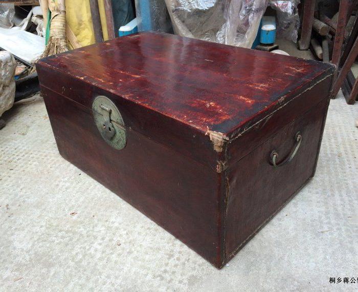 仓库搬迁 明清家具旧箱子 实木牛皮箱嫁妆箱 古