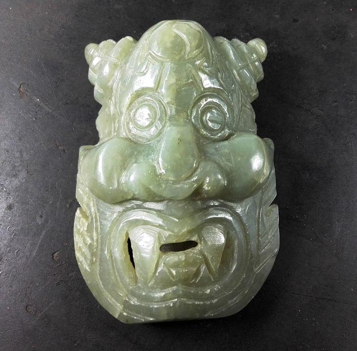 清末:和田玉雕青面兽皮带扣_清末:和田玉雕