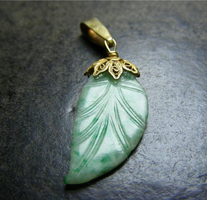 嵌工艺一流 清代老坑糯米种双面工翡翠带银鎏