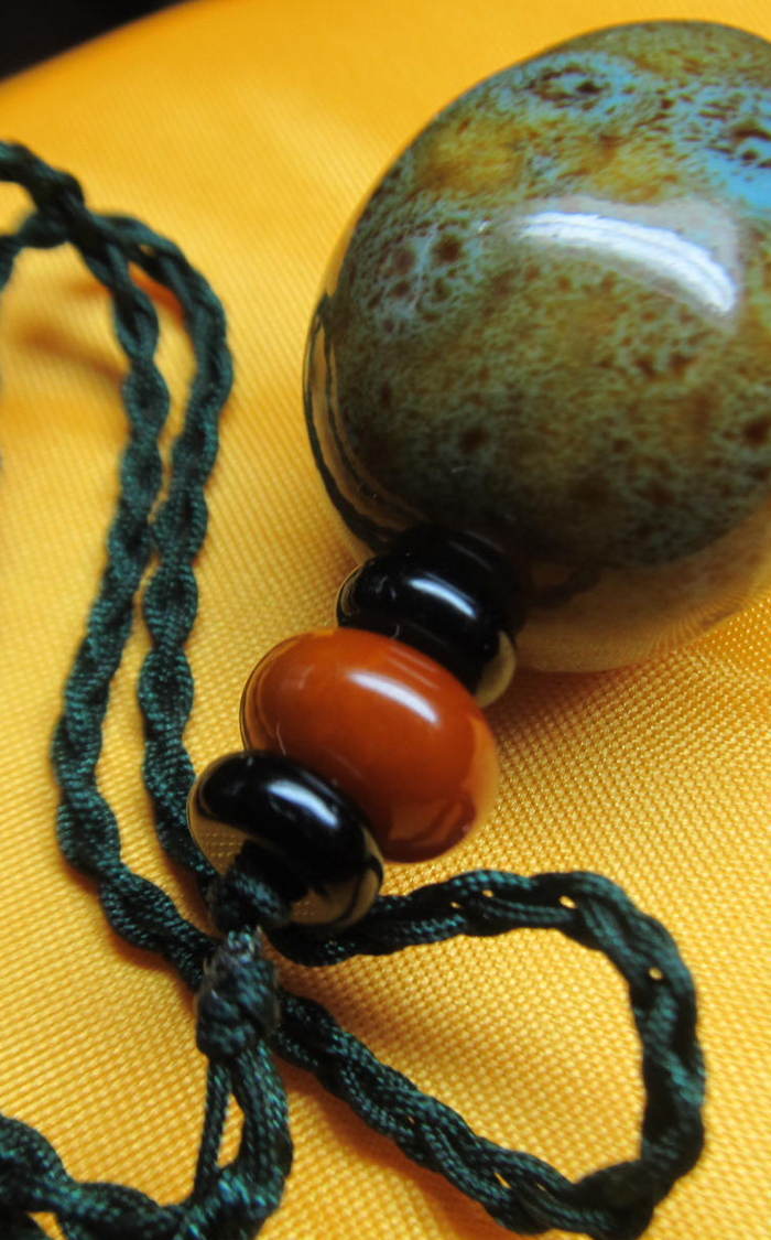 不董意思的鸟蛋形瓷玩件(惠让)_不董意思的鸟