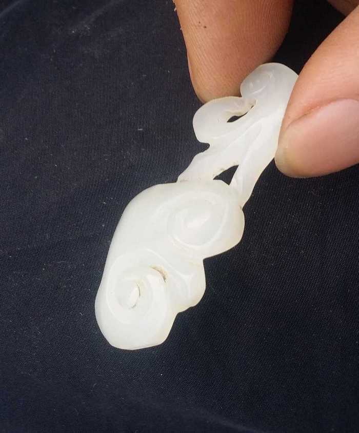 乡下收来的一朵白云玉件_乡下收来的一朵白云