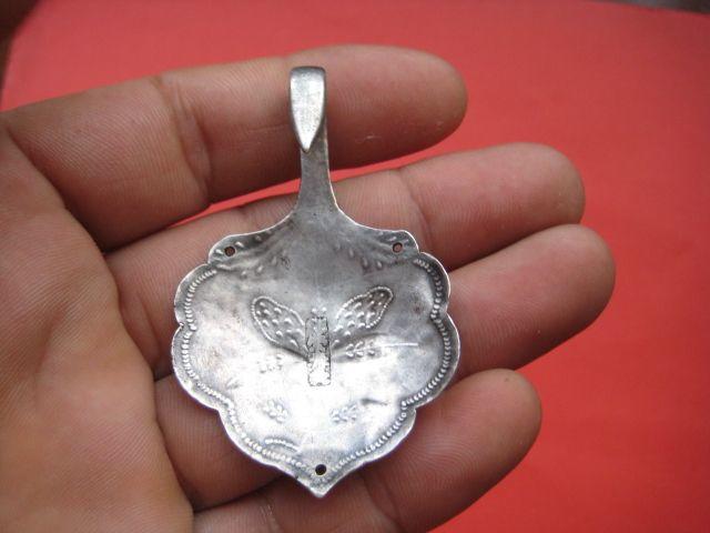 做工一流的古代围巾上面的挂钩_做工一流的古