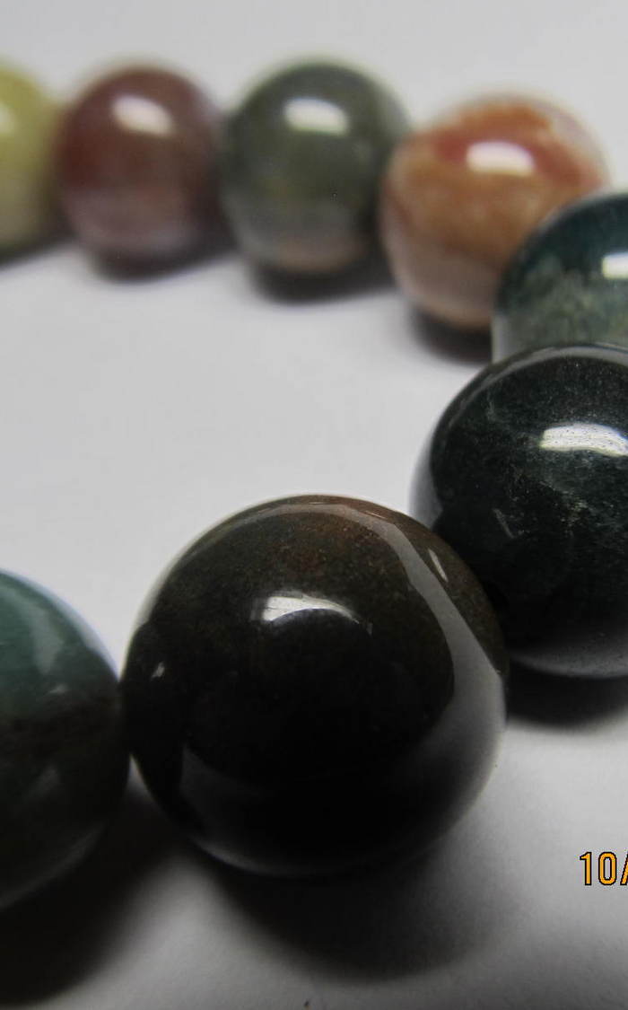 色彩丰富的翡翠手链挺有意思(惠让)_色彩丰富