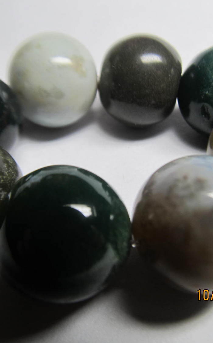 色彩丰富的翡翠手链挺有意思(惠让)