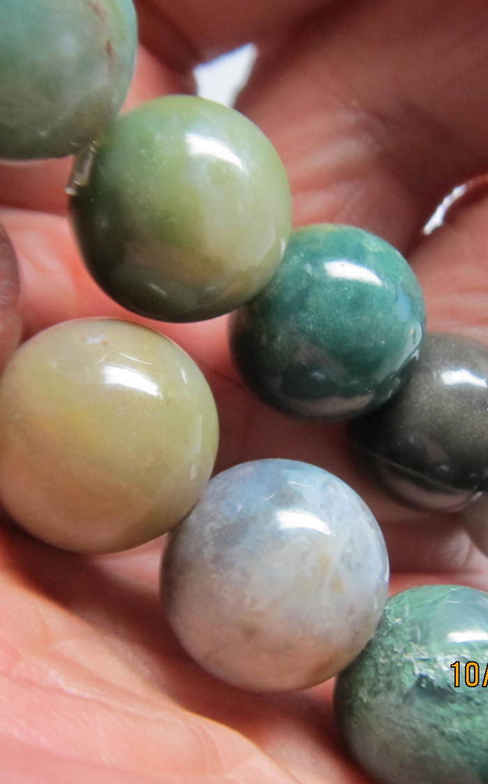 色彩丰富的翡翠手链挺有意思(惠让)_色彩丰富