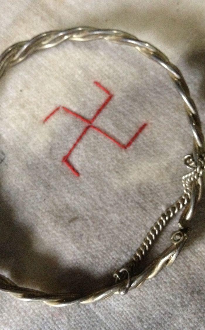 新型绞丝手镯一个_新型绞丝手镯一个价格_新