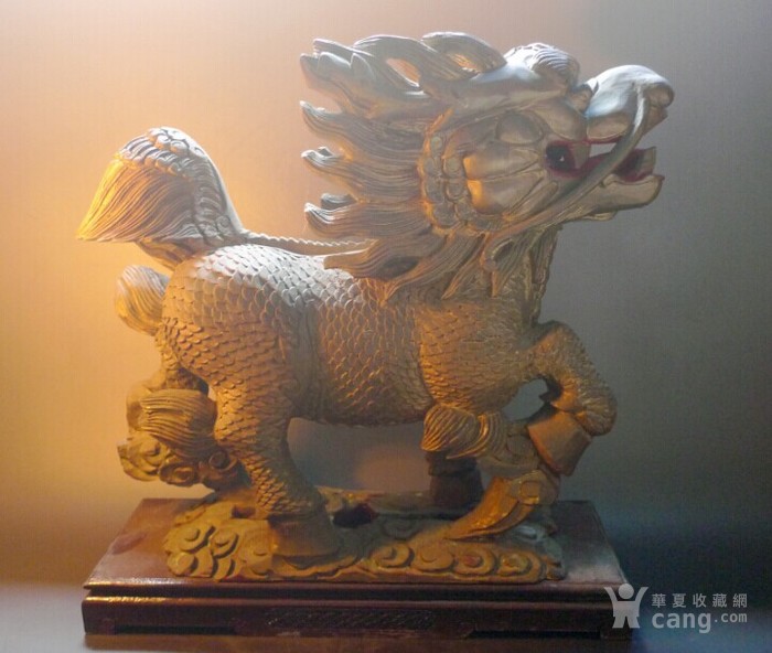 备注:晚清作品,雕刻精细无比,古代麒麟为吉祥动物,适合摆放于案头