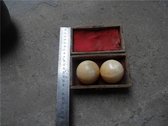 乡下收的老大个手里转的转球,不懂材质_乡下收