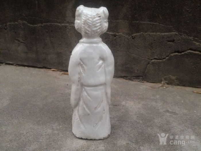 地摊交易区所展示的物品交易信息,其真实性、准确性和合法性由信息发布人负责,华夏收藏网不承担任何法律责任。 华夏收藏网有两种交易模式,1、买卖双方私下协商自行交易;2、买卖双方委托华夏收藏网代理交易。 凡是用户私下交易免费,但本网不承担任何责任。华夏收藏网提醒:为保障您的利益,推荐您选择委托华夏收藏网代理交易,具体安全交易方法如下: 代理交易其运作的实质是以华夏收藏网为货与款转移的中介,提供让买卖双方都放心货款转移的一种服务。 1、买卖双方通过看图、交流达成交易意向,买家将货款作为押金汇至本网,本网收到押金