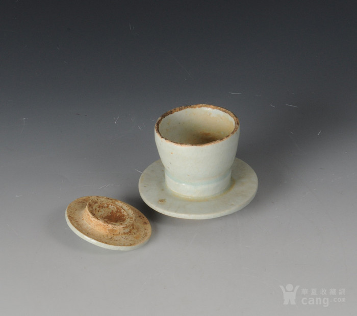 元代带托小酒杯