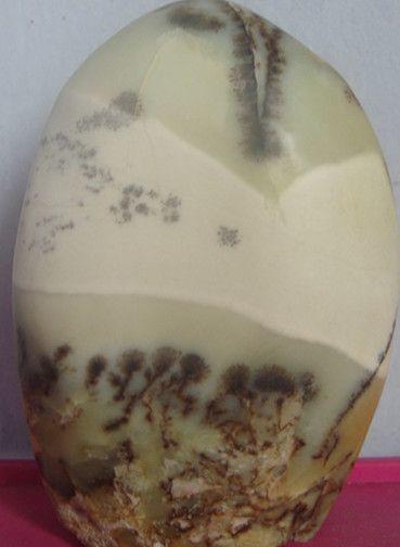 自然天成玉石风景画摆件(雪山雾松)。_自然天