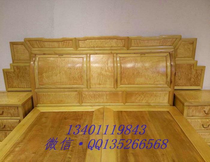 精品金丝楠木大床极品纹路配两个金丝楠床头柜