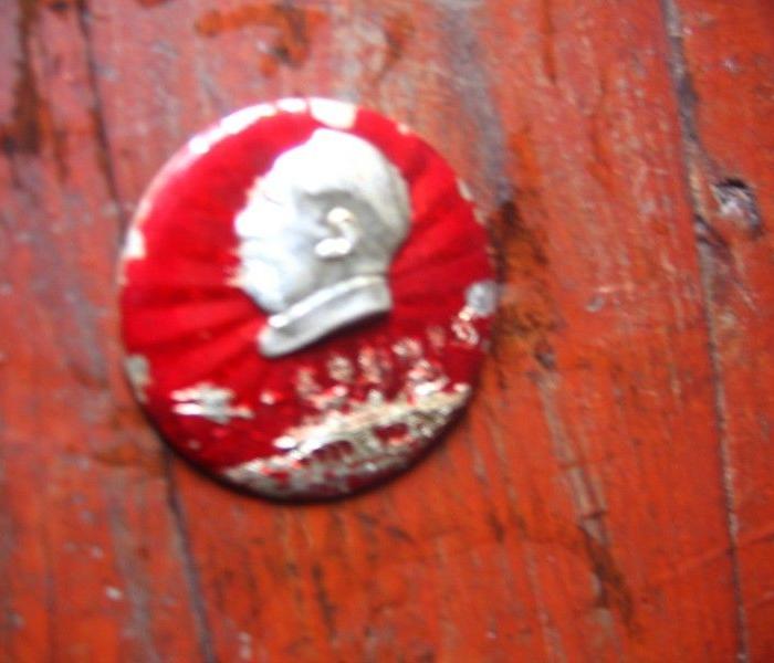 毛主席像章一定要打到台湾_毛主席像章一定要