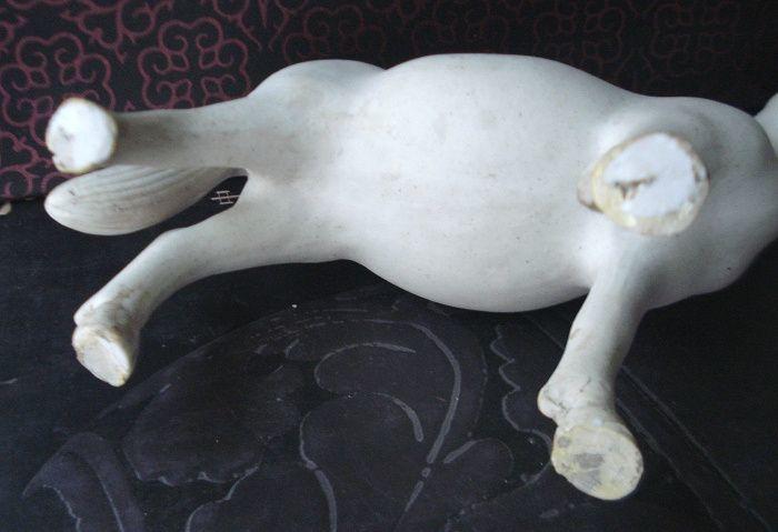 民国景德景素胎白马摆件_民国景德景素胎白马