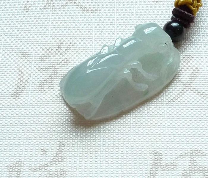 广州翡翠批发精美水润白冰知足常乐挂件_广州