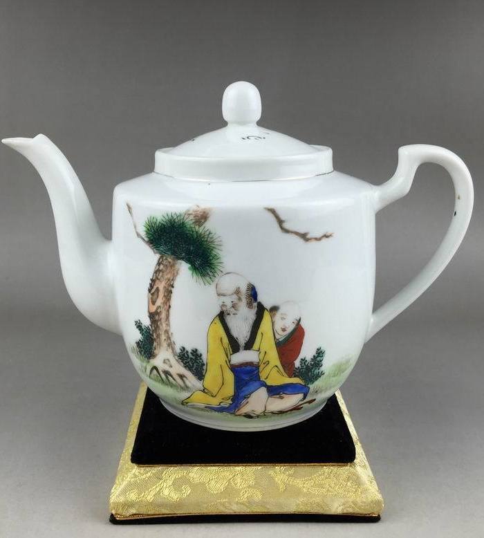 建国左右粉彩人物茶壶_建国左右粉彩人物茶壶