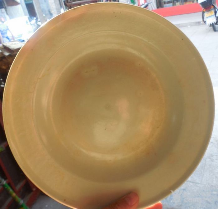 一流品光绪糯米胎白瓷大盘.底下带墓志铭