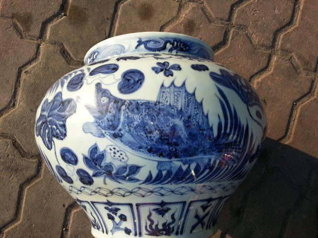 成吉思汗陵款青花富贵鱼纹大罐_成吉思汗陵款