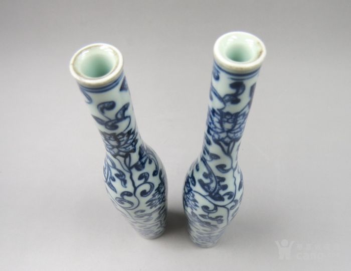青花柳叶瓶图片