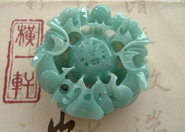 翡翠批发精美水润雕工好福在眼前挂件_翡翠批