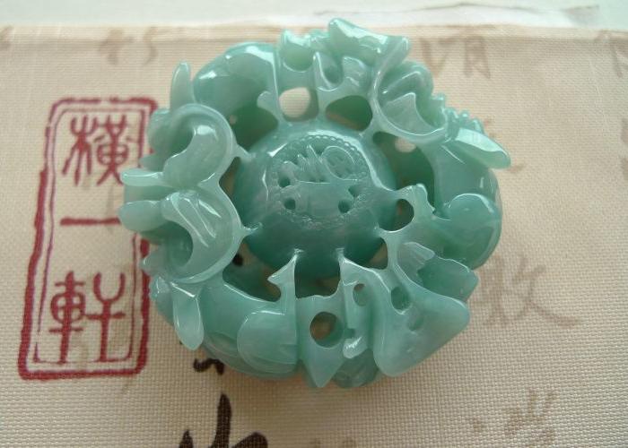 翡翠批发精美水润雕工好福在眼前挂件_翡翠批