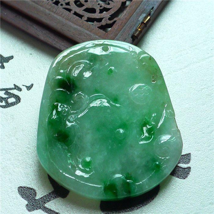 翡翠A货飘绿年年有余吊坠_翡翠A货飘绿年年有