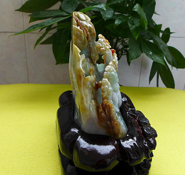 缅甸a货天然翡翠三彩镂空雕山水人物摆件_缅