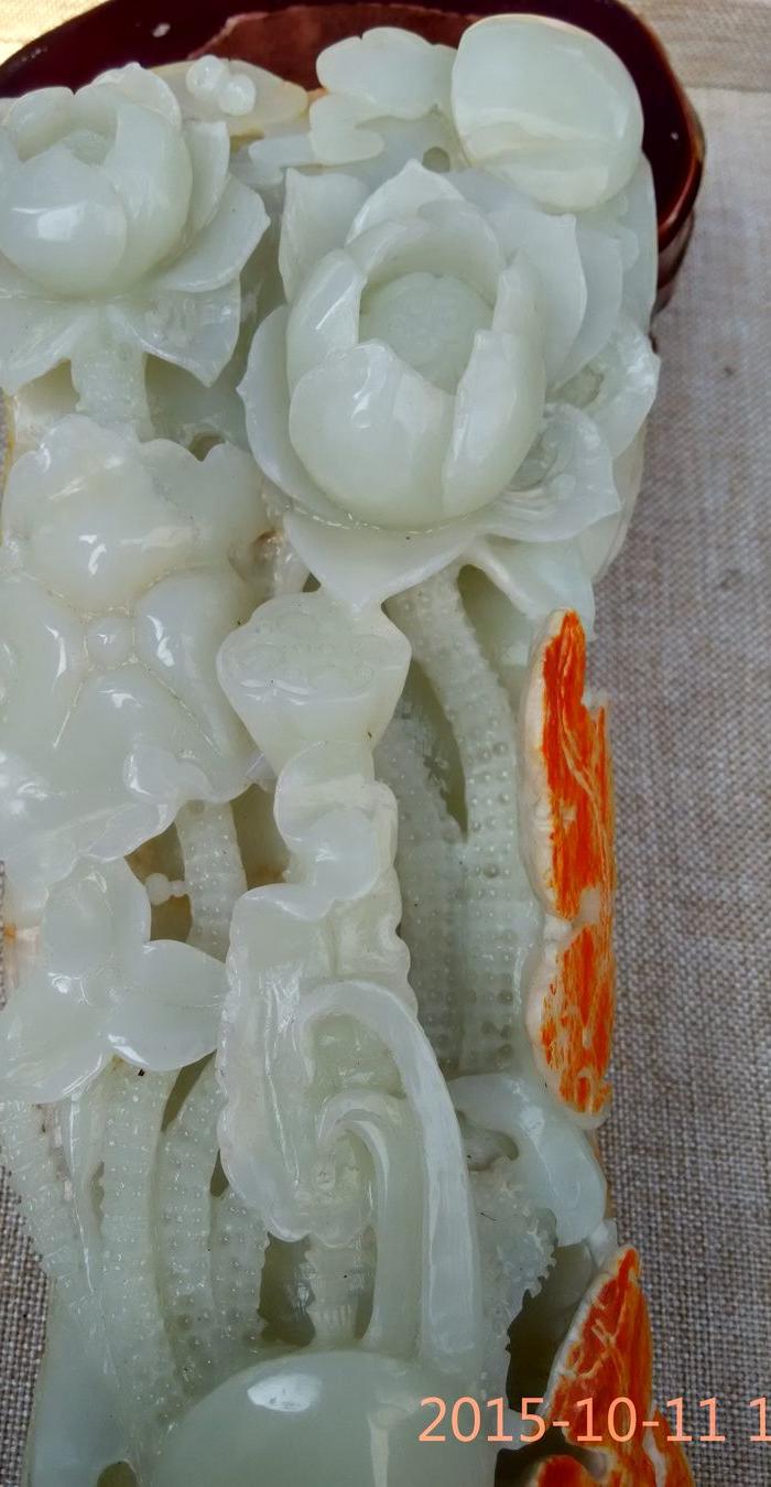 新疆和田玉籽料原石雕刻莲花摆件_新疆和田玉