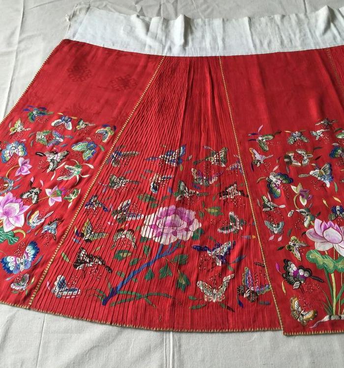 蜀绣 百蝶打褶裙 品相好_蜀绣 百蝶打褶裙 品相