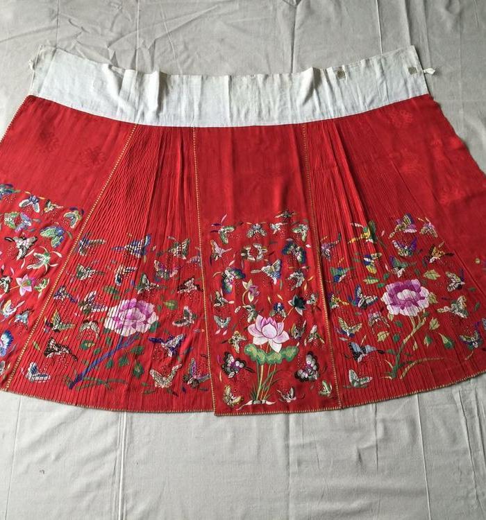 蜀绣 百蝶打褶裙 品相好_蜀绣 百蝶打褶裙 品相