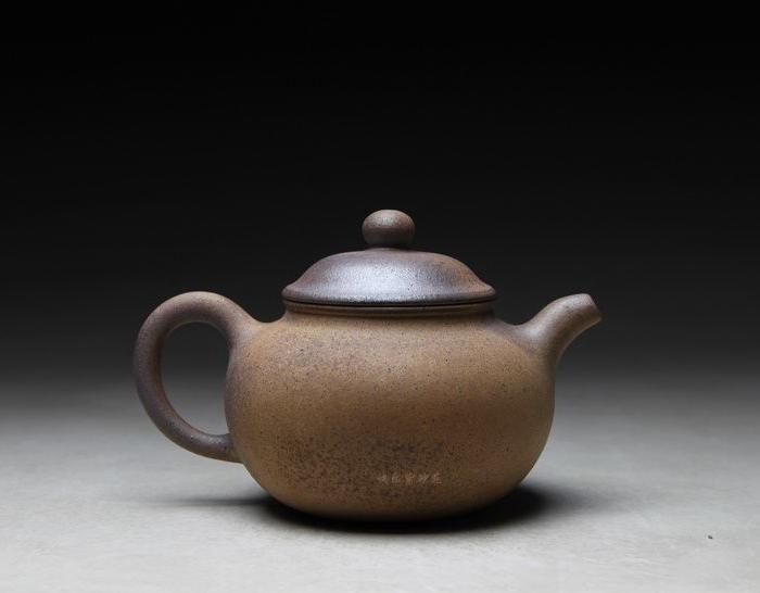 宜兴前墅古龙窑柴烧高温窑变掇只紫砂壶