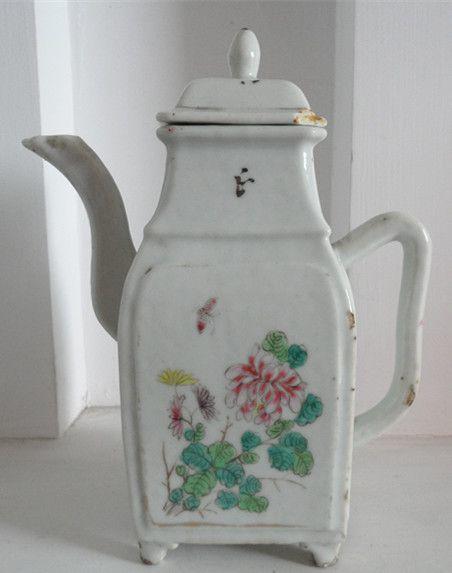 民国粉彩花卉四角酒壶_民国粉彩花卉四角酒壶