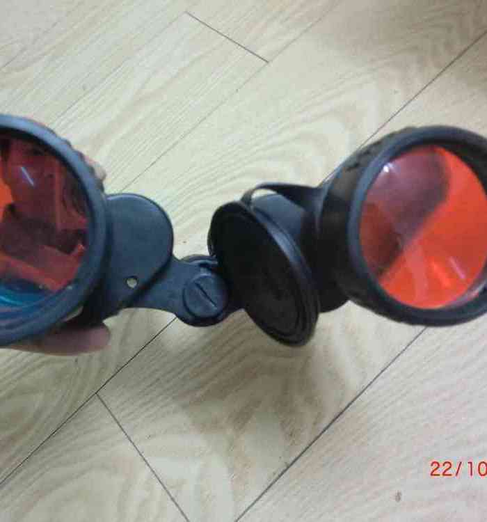 高倍大望远镜一个(可看1000米。可红外线夜视