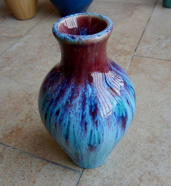 石湾窑当年出口欧洲的尾货陶瓷【窑变瓶】。_