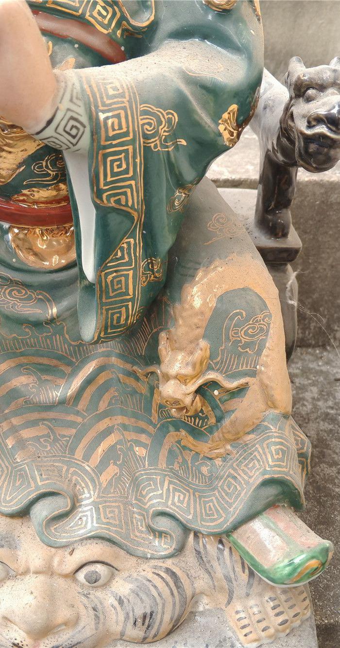 80年代景德镇雕塑瓷 坐关公一尊_80年代景德