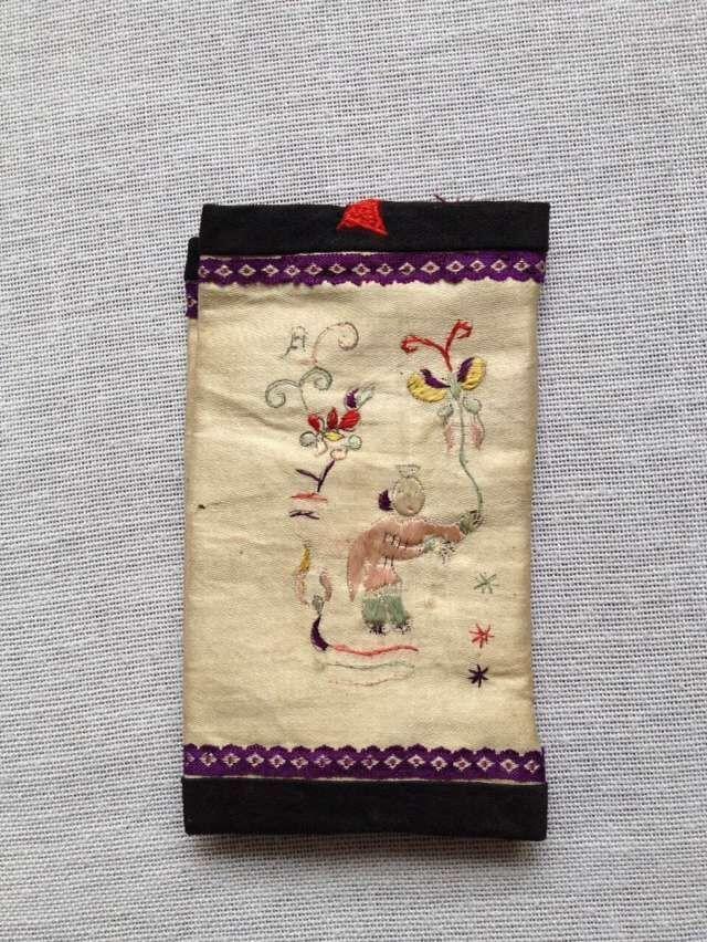 晚清苏绣人物眼睛套一对