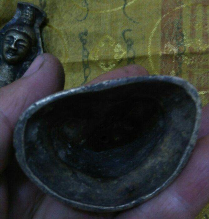 低出三个民国佛有个小的应该鋈过金_低出