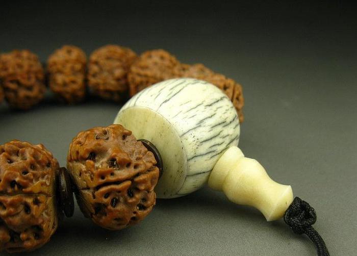 手工打磨藏式金刚精品手钏驼骨佛头(闪光灯拍