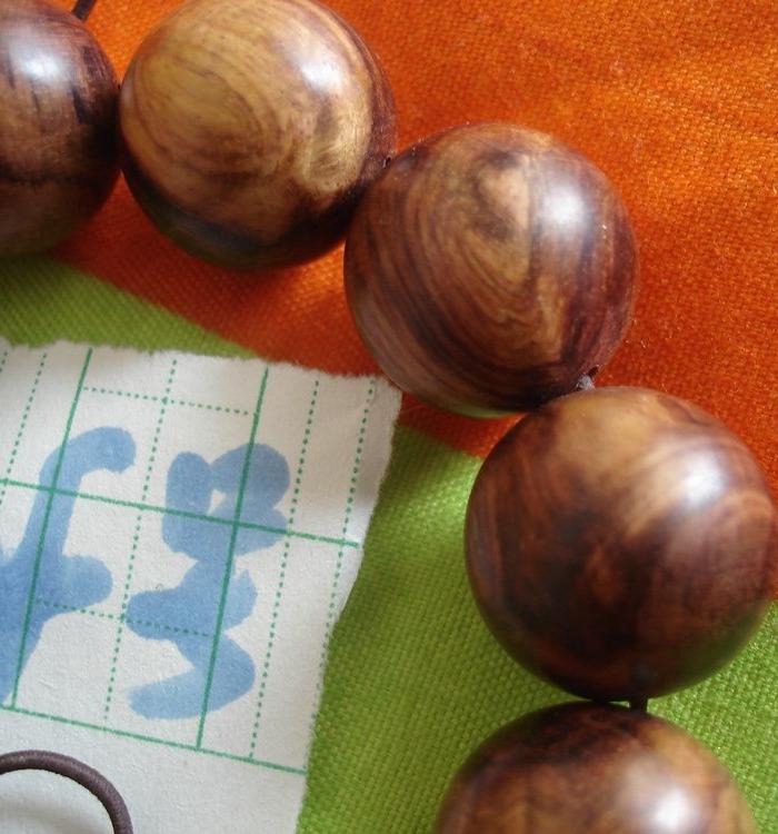 《什么是正宗的海黄手串》专卖_《什么是正宗