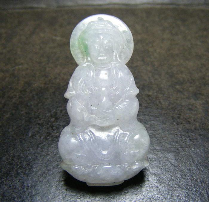 至少二三十年的老坑冰种淡色翡翠飘绿高浮雕莲