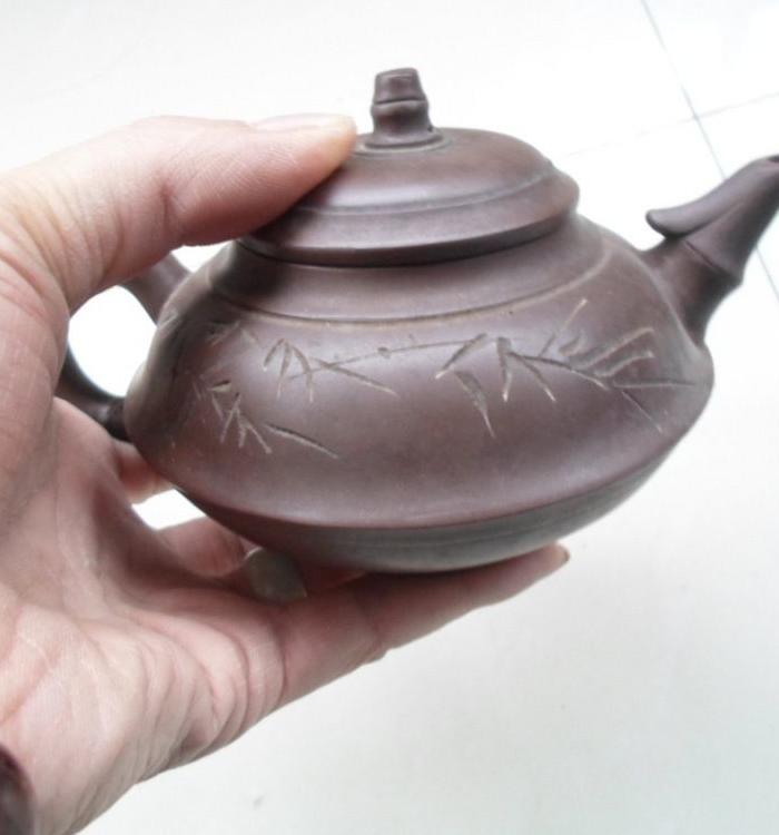 陈锡英制款紫砂壶一把_陈锡英制款紫砂壶一把