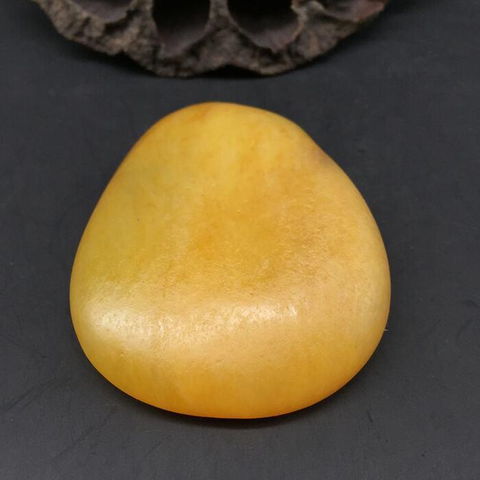 79克黄沁原籽 新疆和田玉黄沁籽料原石 黄玉玩