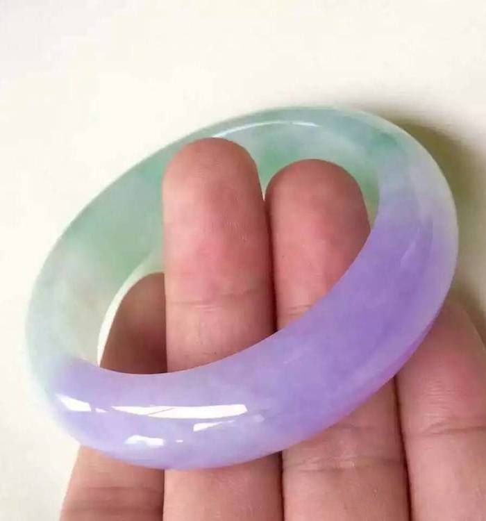 浓紫罗兰带绿正装手镯,水头够好,加上飘绿_浓