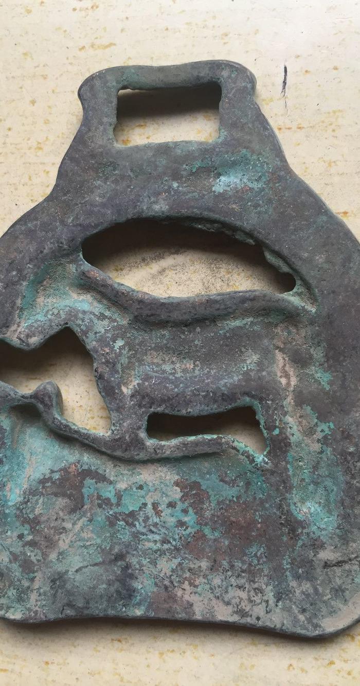 一枚老钱币 看看是啥朝代的 喜欢的拿去_一枚